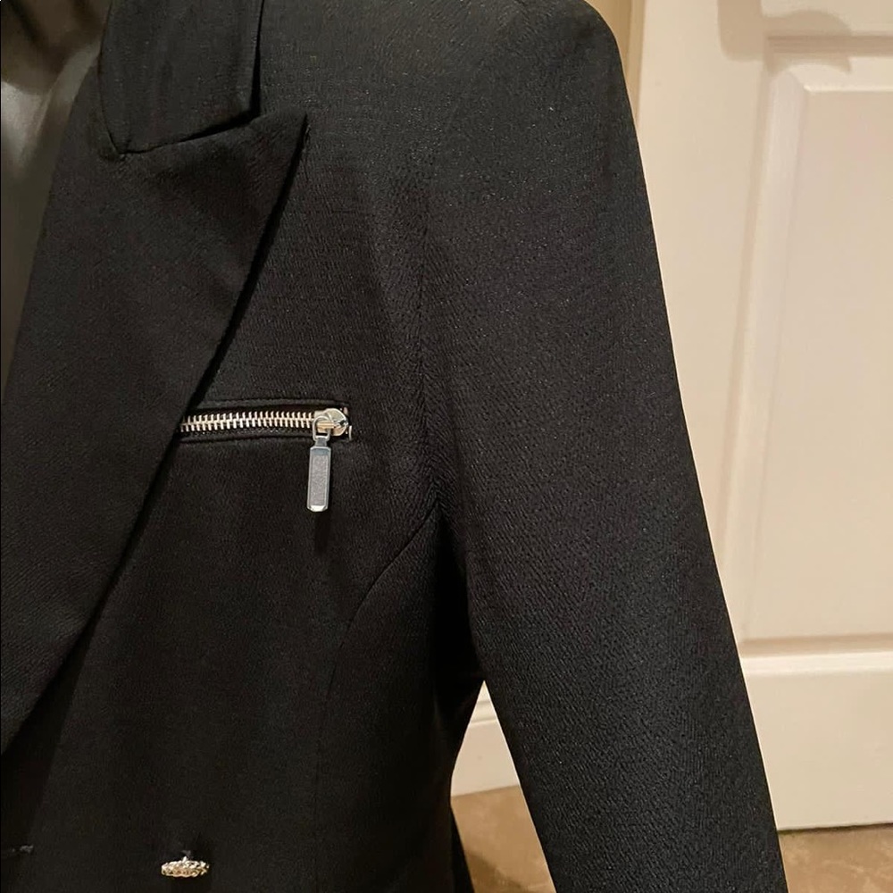 Blazer - Picture 3 of 3